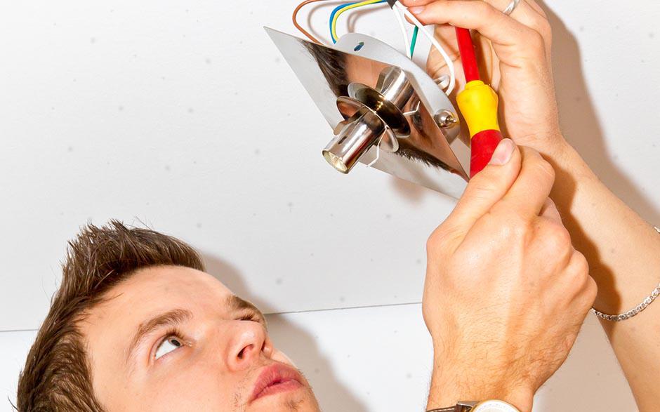 travail électricien Colombes